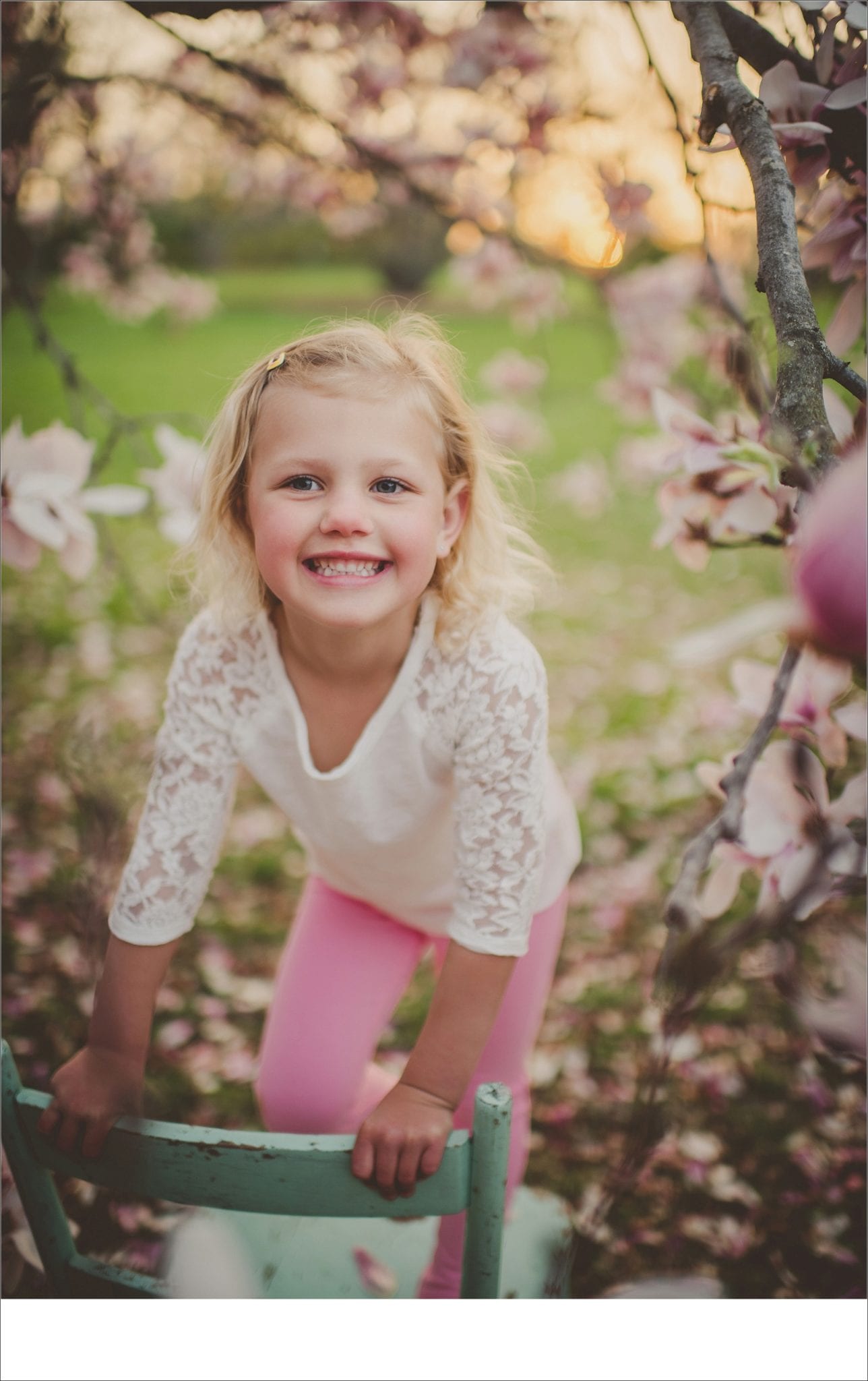 happy kids, outdoor sessions, trees, blossoms, madison minis