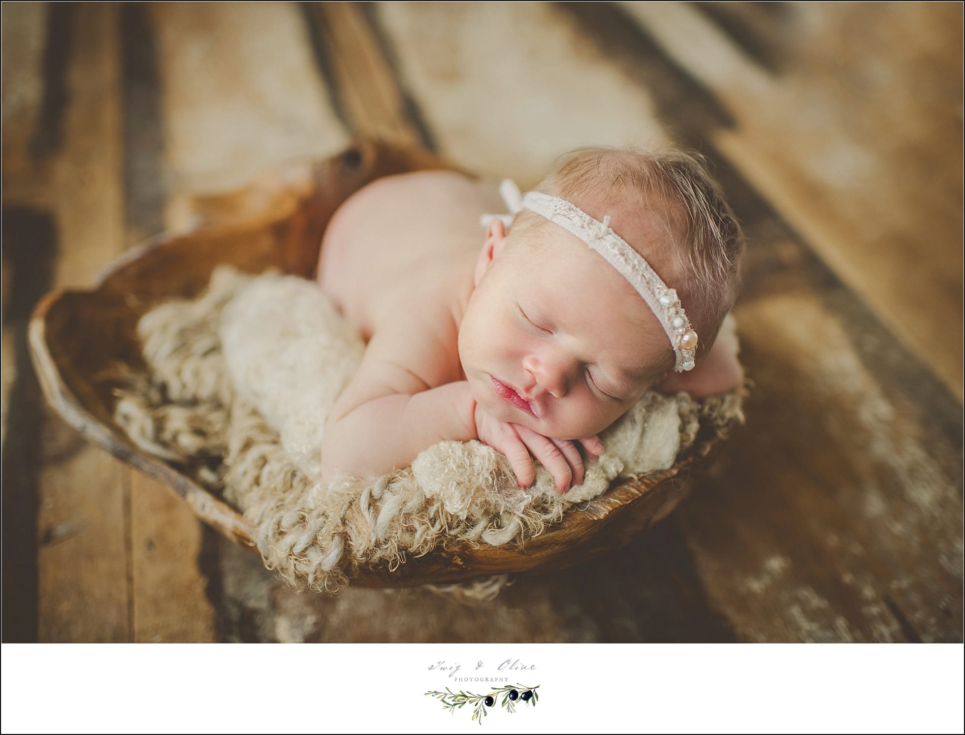 babies, newborns, Twig and Olive photography newborn sessions, head bands, rustic, woodsy, wraps, blankets, TOP
