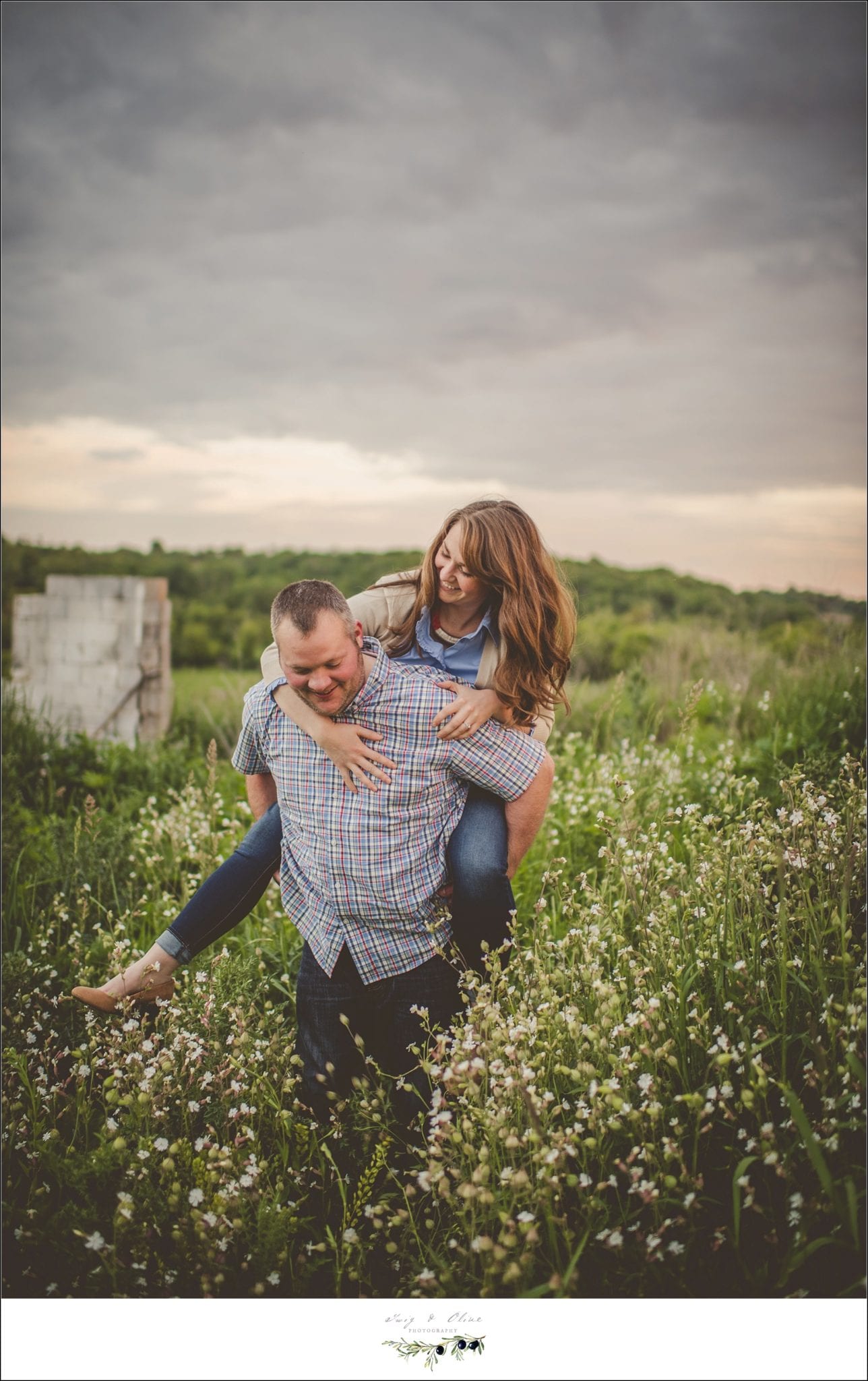 cherish, hold, piggyback, cute couples, outdoor sessions, darlington backdrops, country living, darlington skyline, Twig and olive photography