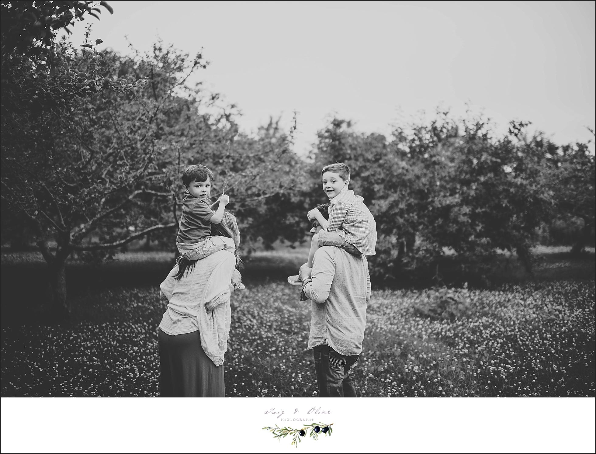 black and white iconic images, moms and dads, brothers, Sun Prairie family sessions