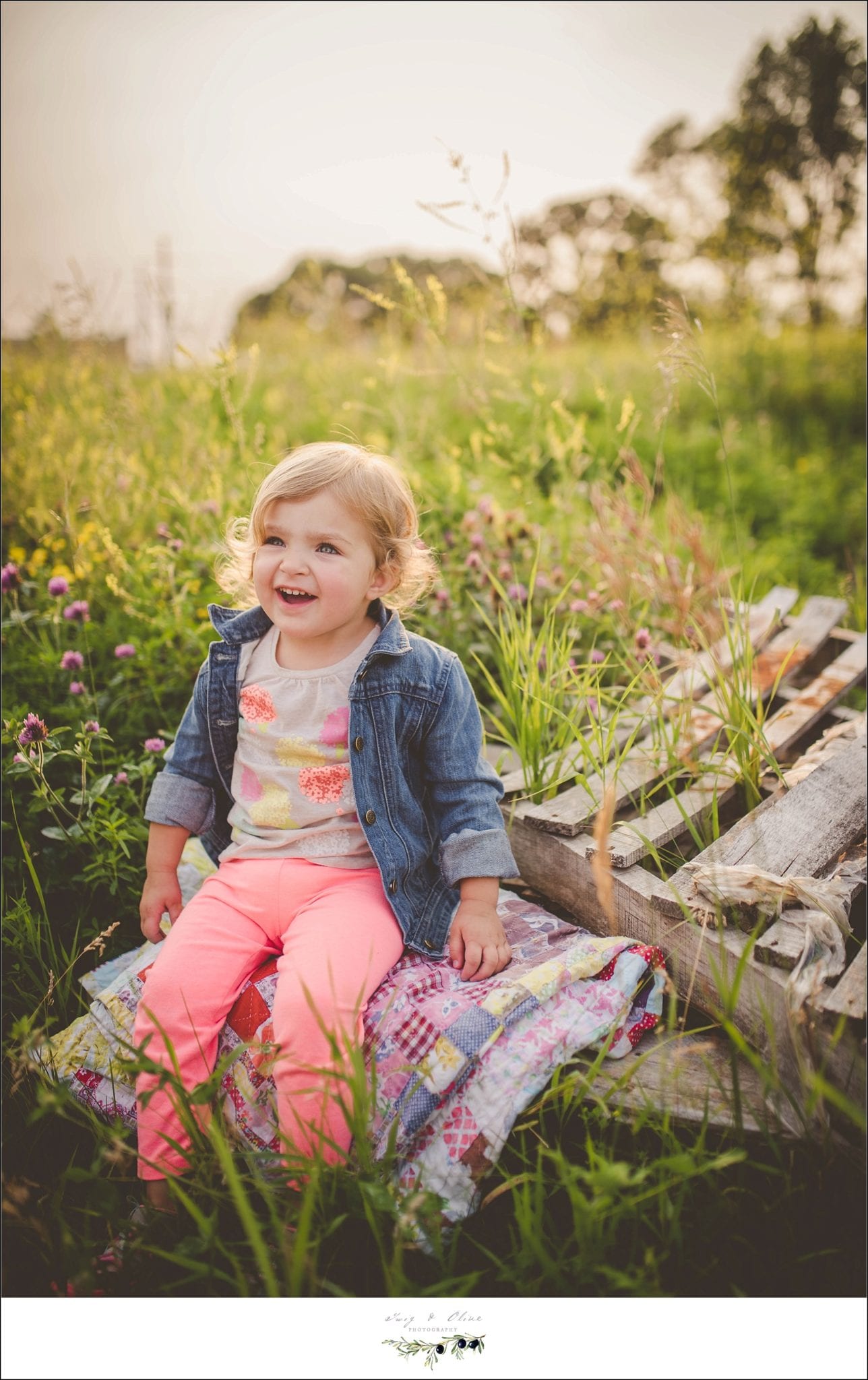 outdoor sessions, family sessions, jean jacket, golden brown hair, maternity sessions