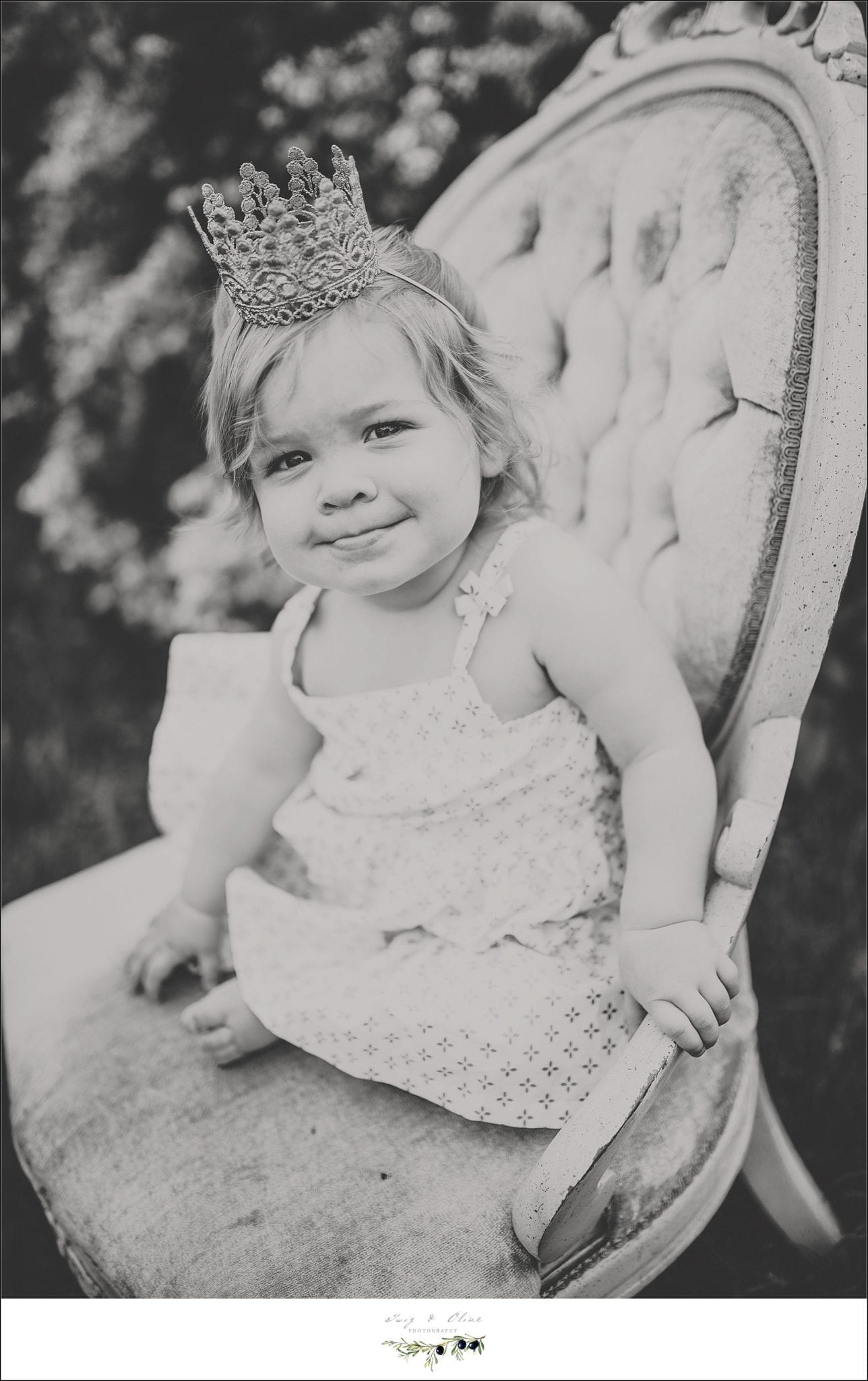 madison mini, family sessions, black and white, crown, dress, chair, Twig and Olive