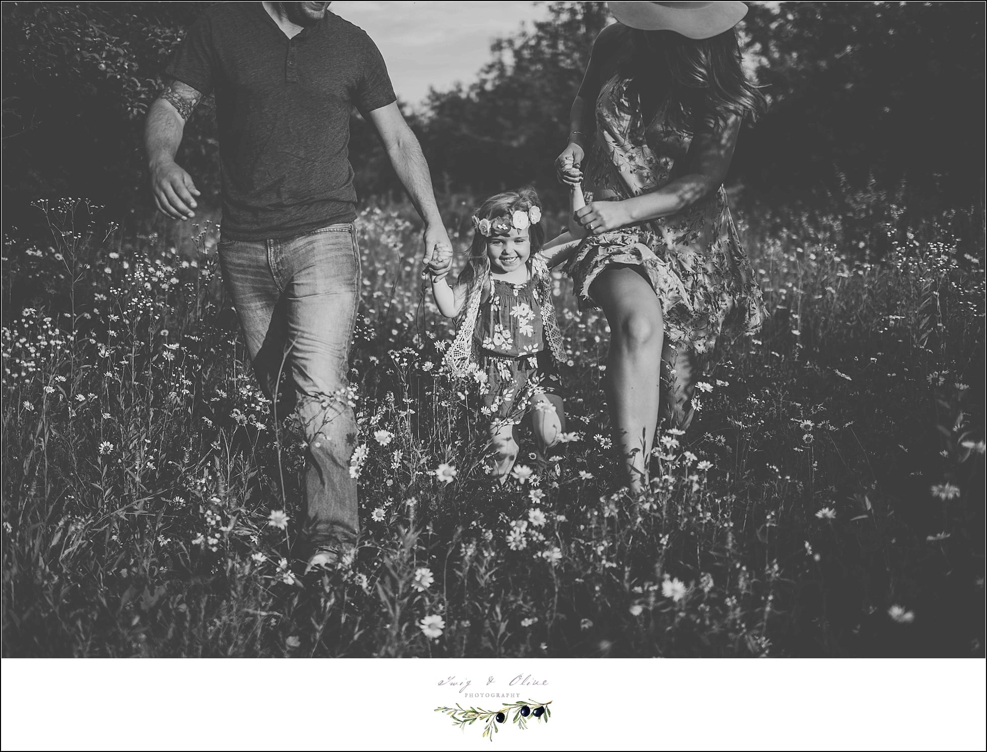 families, black and white classical images, flowers, outdoor sessions