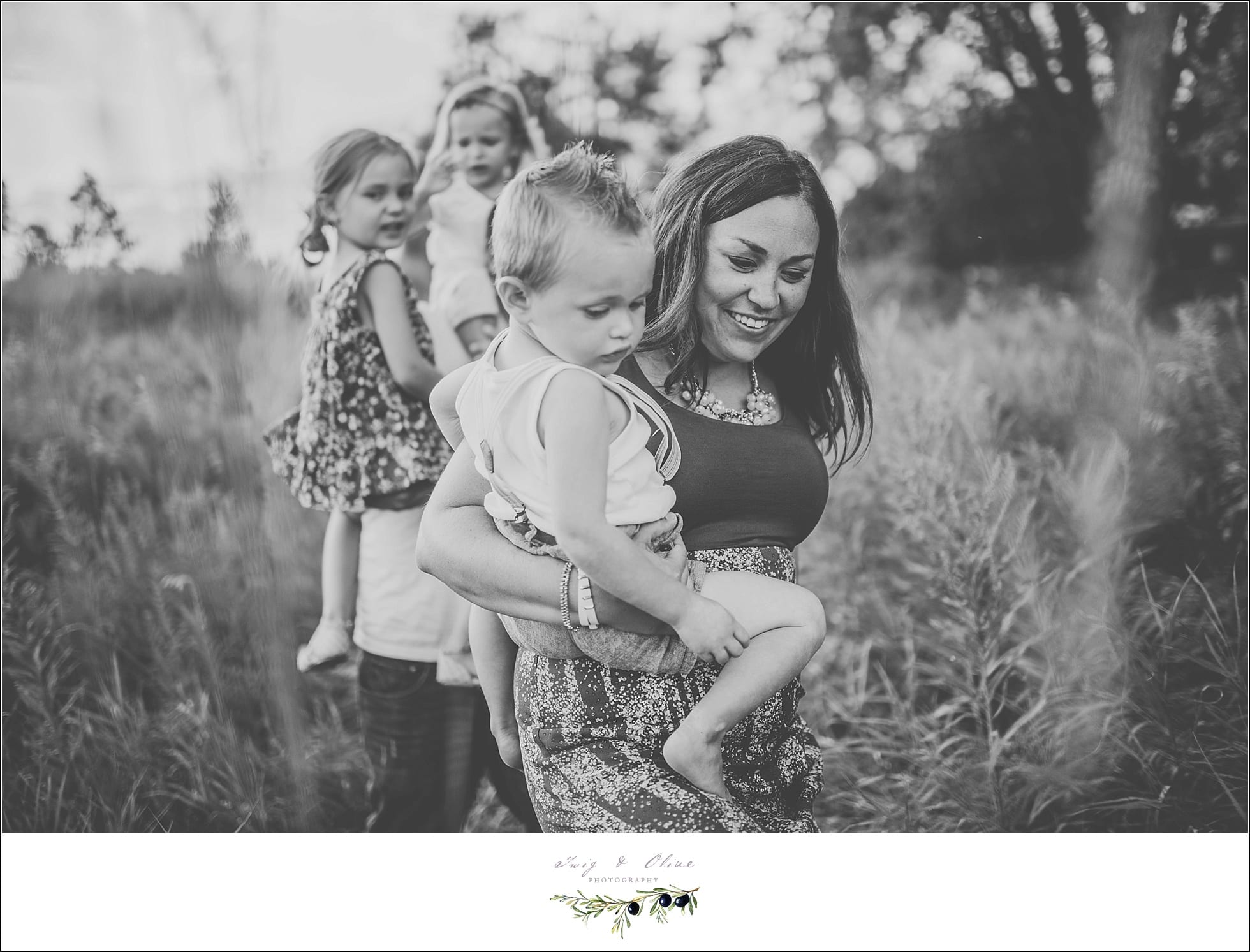 black and white stoic family sessions