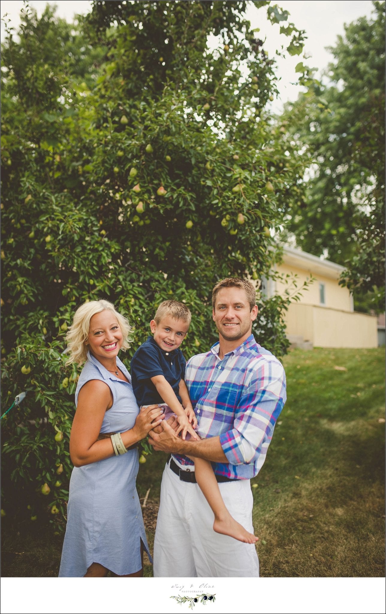 pear orchards family sessions